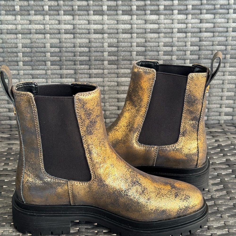 Ralph Lauren Gold Chelsea Boots - Picture 11 of 12